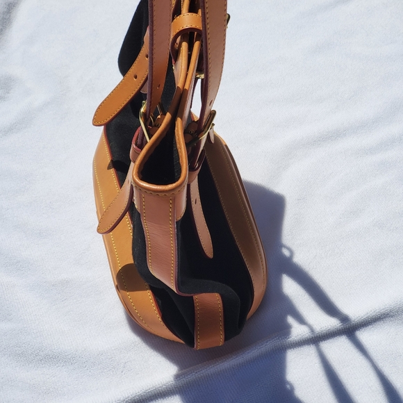 Dooney & Bourke Purse - Picture 3 of 4